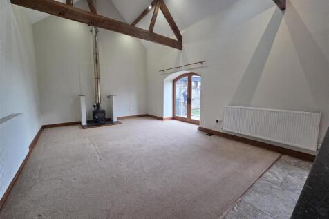 KITCHEN/ SITTING ROOM