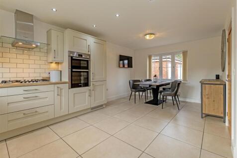 Impressive Dining Kitchen