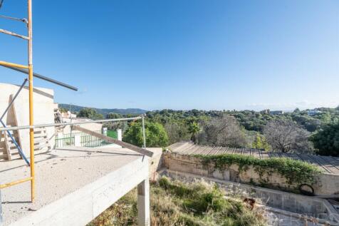 TOWNHOUSE IN CAMPANET WITH UNIQUE VIEWS