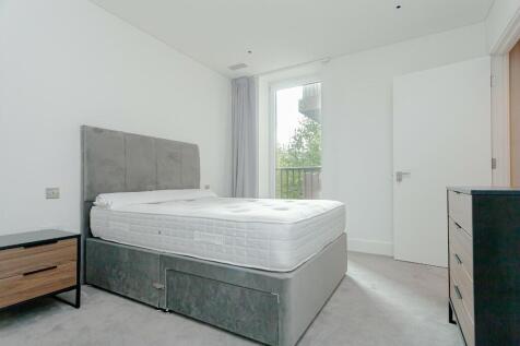 16, Creston House, Gartons Way, London, SW11 photo 5