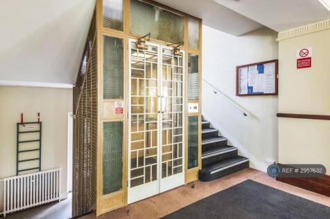 Main Block Lift (Lobby)