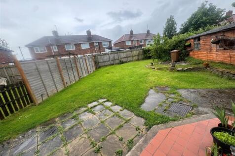 GARDEN FRONT TO REAR.jpg