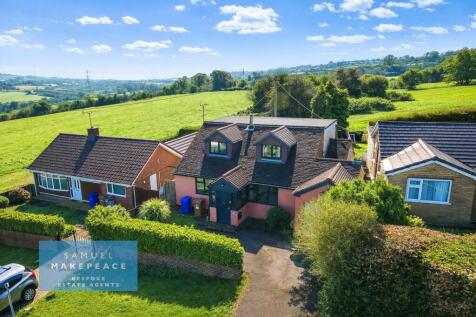 Three Bedroom Dormer Bungalow with Integral Garag