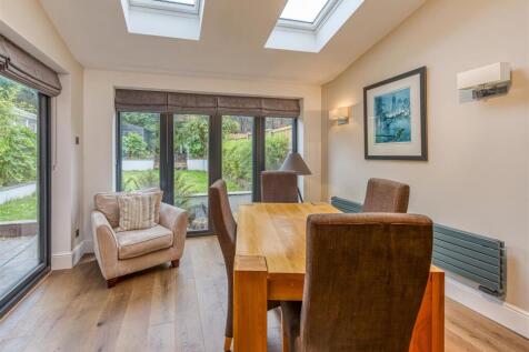 8 Banbery Drive-Dining Area.jpg