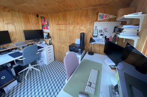 Log Cabin/ Home Office