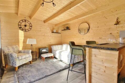 Summer House/Bar