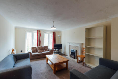 4-bed house on Kingfisher Way, Loughborough, £1,907/mo