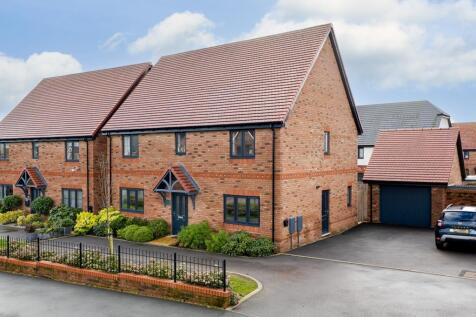 68 London Road, Priors Hall-1.jpg