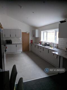 Lounge/ Kitchen