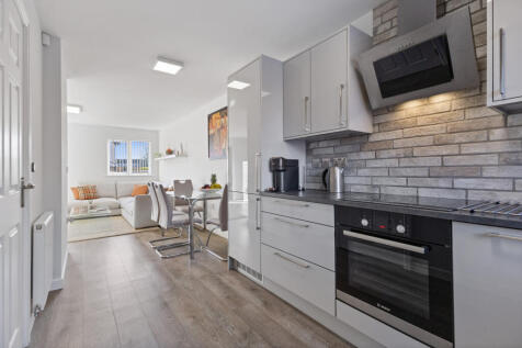 4 Bedroom Town House for Sale