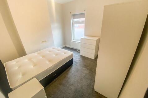 Bedroom Three (2)