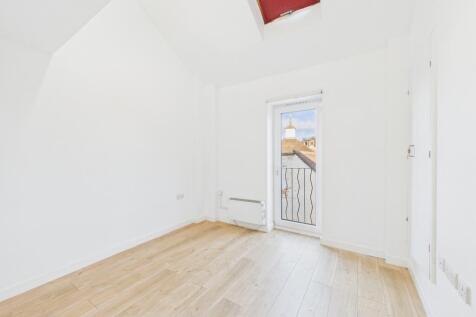 CAM02119G0-PR0494-STILL002