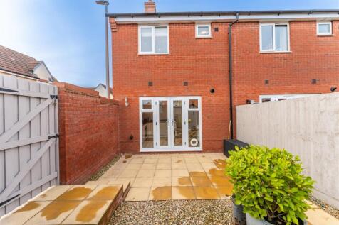 6 Wheatear Road Yatton BS49 4FR exterior_-5.jpg