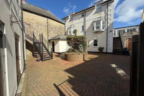 External courtyard-1.jpg