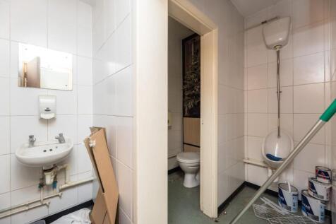 Commercial Property to rent Image 9