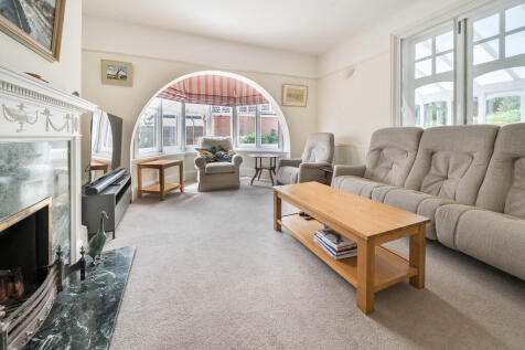 1313903-2-685c721...