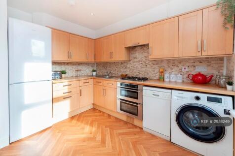 Clarendon Road, London, SW19 photo 4
