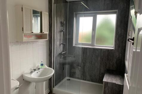 11 Tweedsdale Close, Whitefield, M45 8ND photo 5
