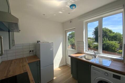 Stockingstone Road, Luton, LU2 photo 3