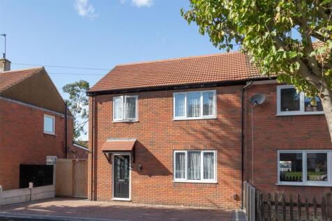 Moreton Gardens, IG8