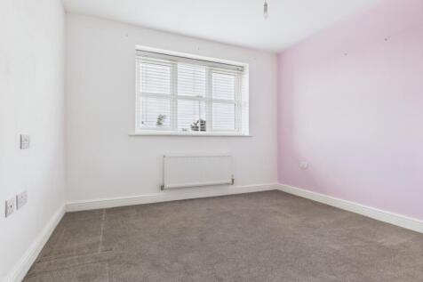 CAM03729G0-PR0113-STILL012