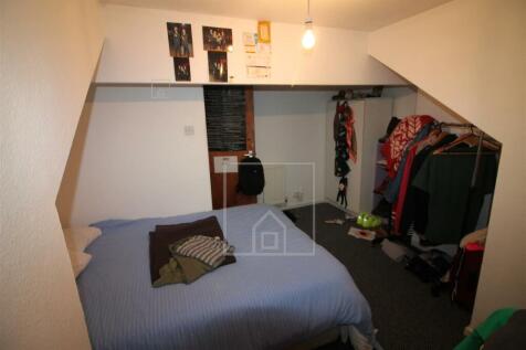 Brudenell Grove, Hyde Park, Leeds photo 4