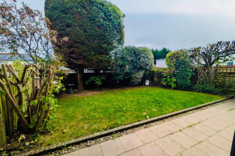 Robson Court - Garden.png