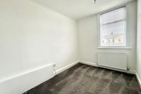 53 Fuller - Bed3