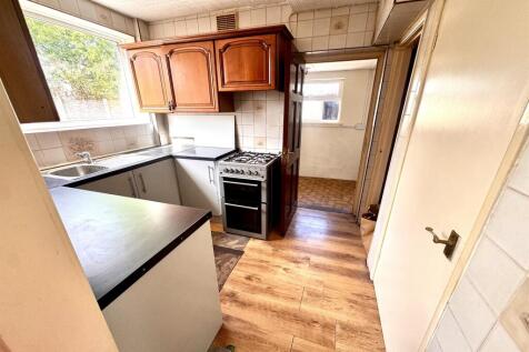 Cheam Close, CV6 photo 5