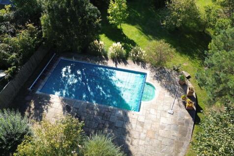 whitegates - swimming pool.JPG