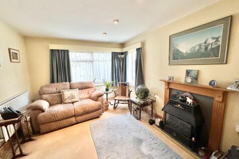 Altrincham, WA15 - property photo