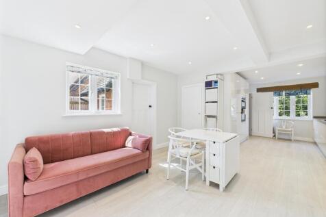 CAM02909G0-PR0460-STILL017