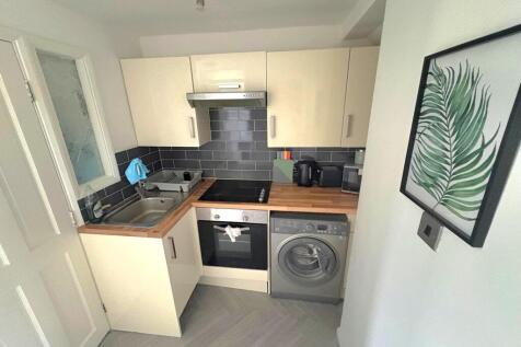 Coris Close, Middlesbrough, TS7 8SR9 photo 3