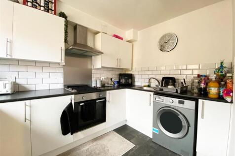 Kitchen 001.jpg