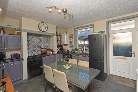 Open Plan Kitchen / Diner: