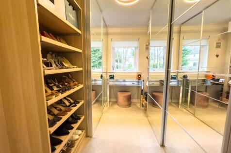 Dressing room/ bedroom 4