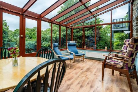 Conservatory/ Sun Room