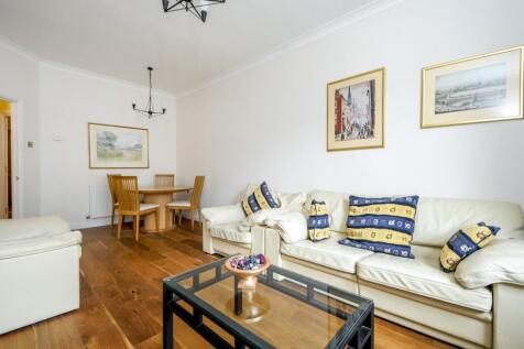London, SW1V - property photo