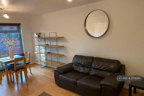 Spacious Lounge