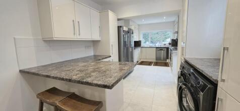 Lyndhurst Gardens, Pinner, HA5 photo 5