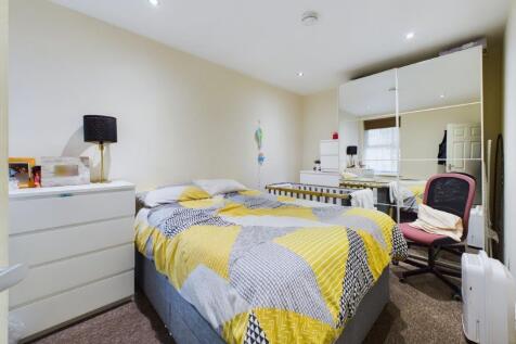 Bedroom .jpg