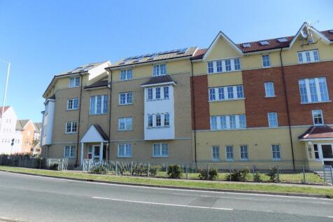 2-bed flat on Gainsborough Close, Basildon, Essex, £1,500/mo