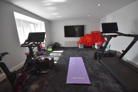 PLAY ROOM/GYM