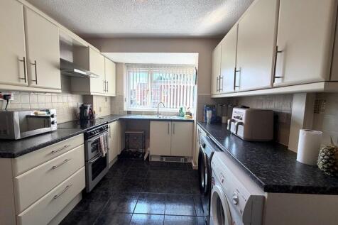 Ashleigh Drive, Uttoxeter photo 3
