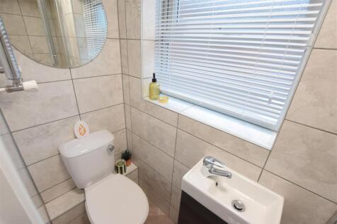 Carholme Road - Studio 5 - AVAILABLE November photo 5