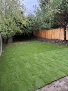 2 bed flat to rent in Golders Green