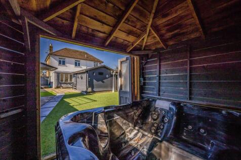 26 Queens Grove, Waterlooville-Small-PorticoMarket