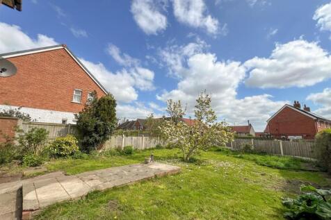 REAR GARDEN.jpeg
