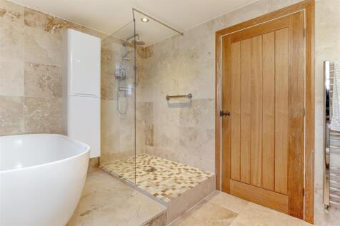 Master Bedroom Ensuite - B.jpg