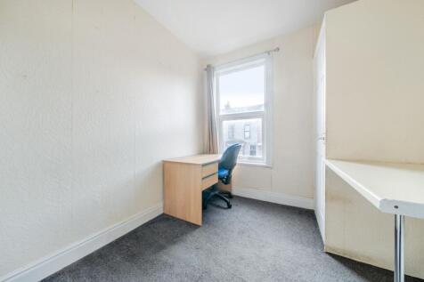 1386709-16-693031373f88b